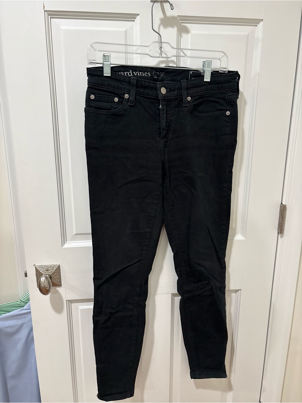 Vineyard Vines Women’s Black Skinny Jeans with Zipper Ankle Detail